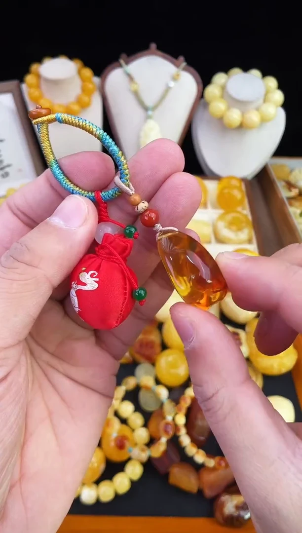 琥珀未镶嵌珠宝奇石柒月