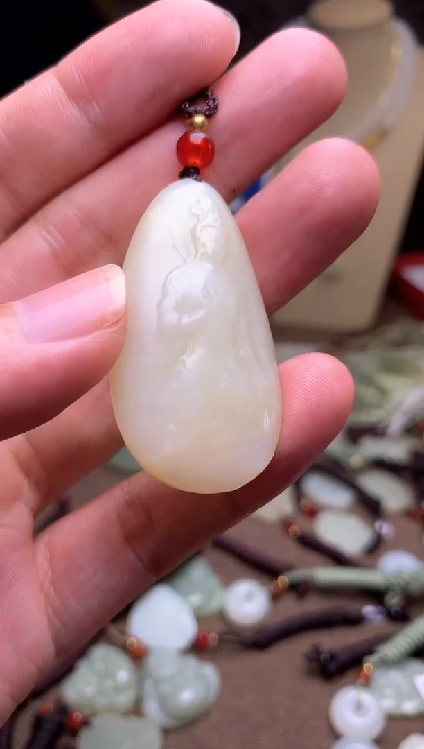 和田玉未镶嵌颈饰1