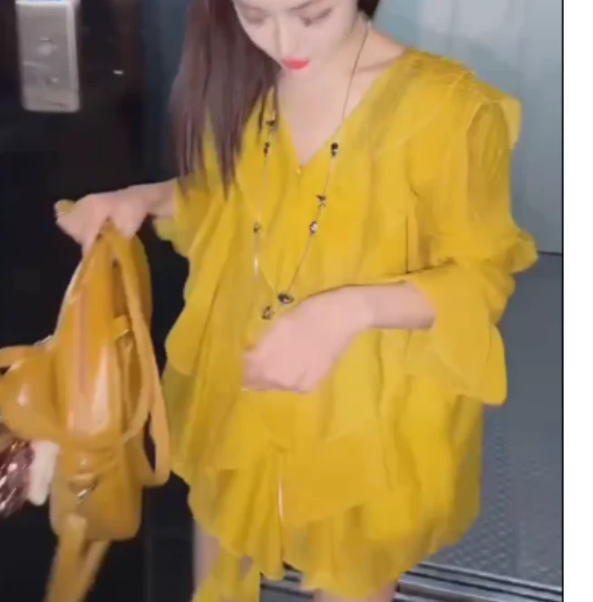 2025夏季新款网红同款洋气爆款韩版潮流气质打底衫时尚珍惜