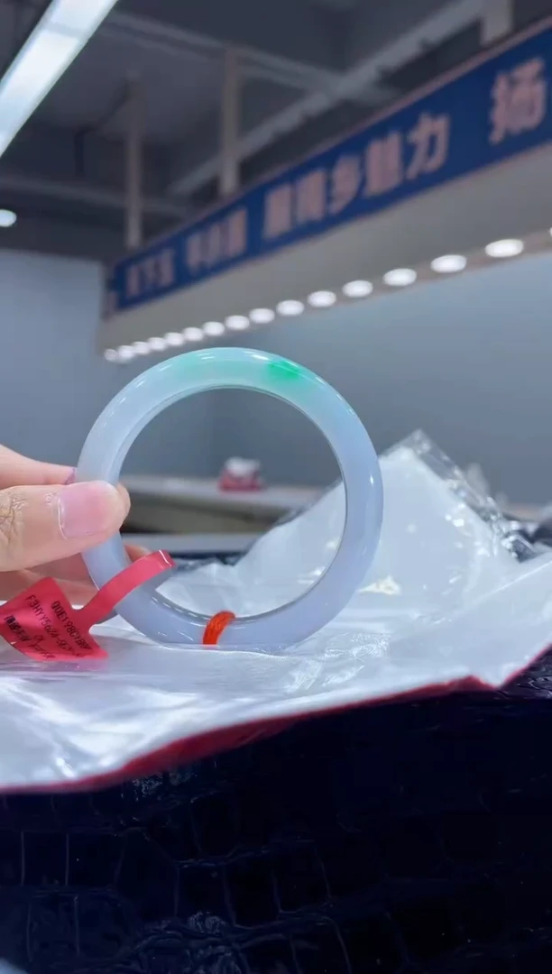 未镶嵌手镯翡翠  3