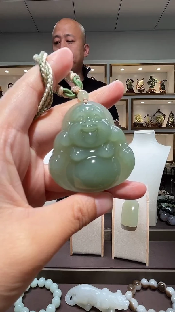 和田玉未镶嵌颈饰苏