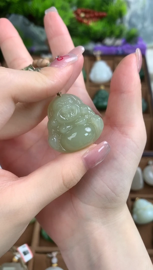 和田玉未镶嵌颈饰吊坠