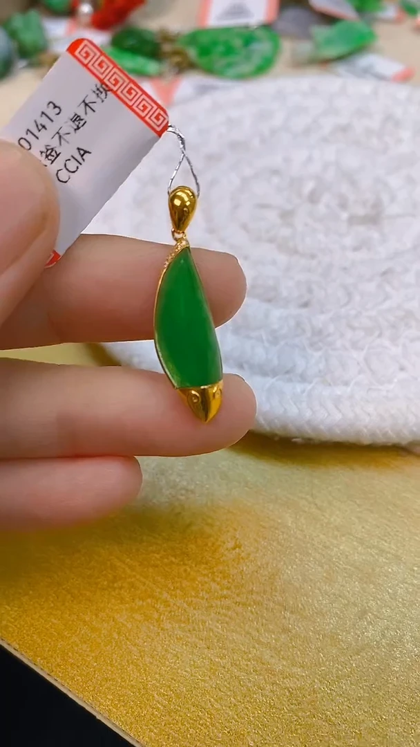 颈饰18K金镶嵌翡翠新号开播 全场乱卖