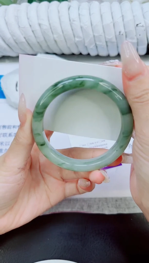 未镶嵌手镯石英质玉197/58.2