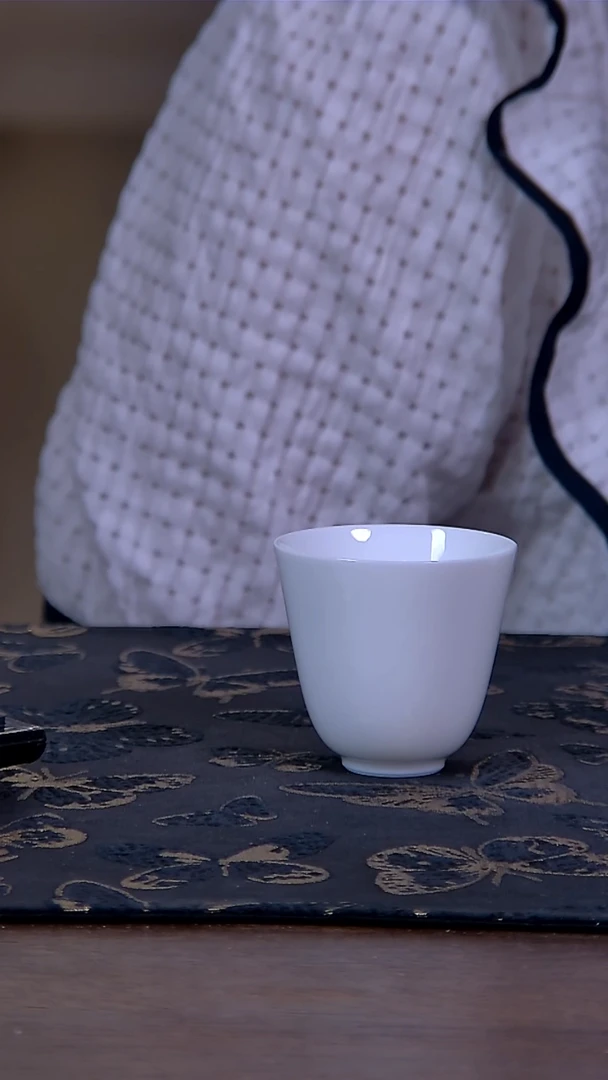 瓷片3725759425198293038