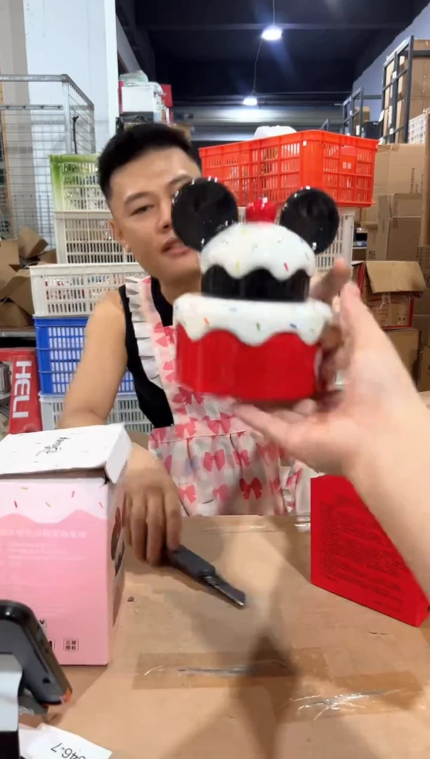 瓷片原盒米奇蛋糕罐子