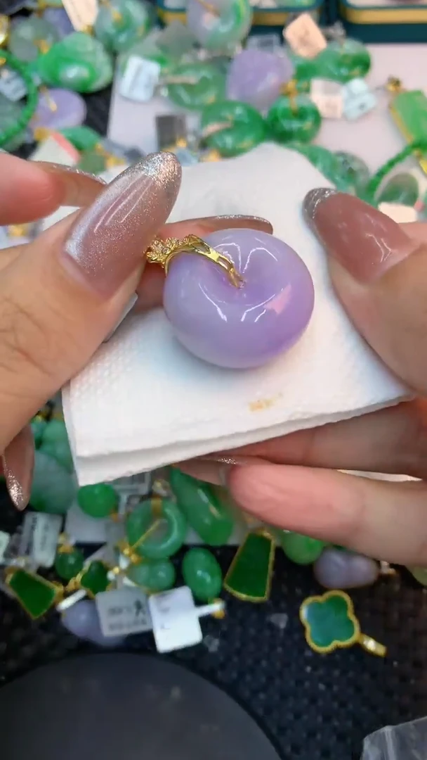 颈饰未镶嵌翡翠1