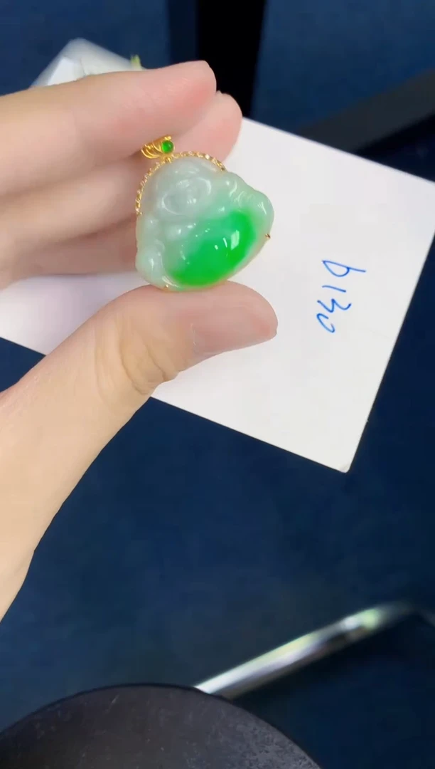 翡翠18K金镶嵌颈饰天然翡翠缅甸A货
