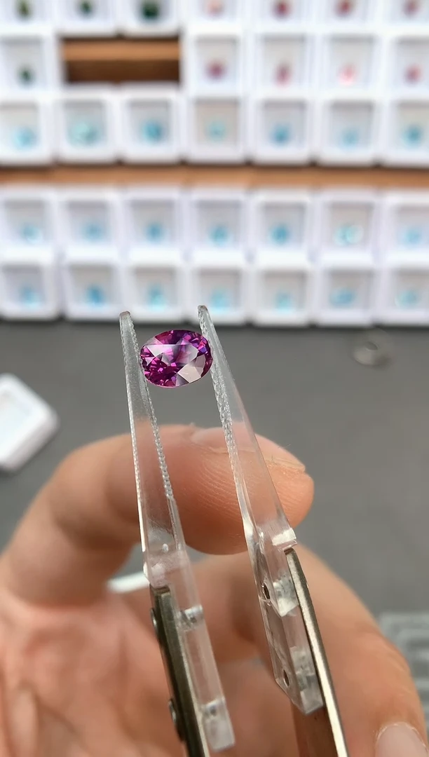 未镶嵌裸石定制蓝宝石1.51ct 老烧紫蓝宝12044