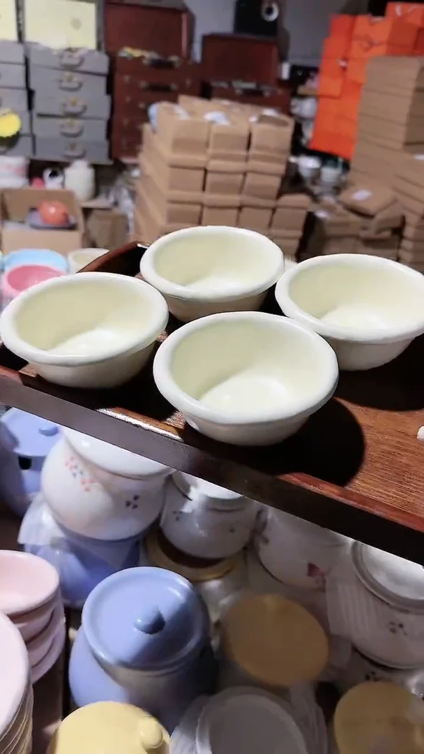 【闪购商品】瓷片奶油4个米饭碗微瑕 凑满20元包邮