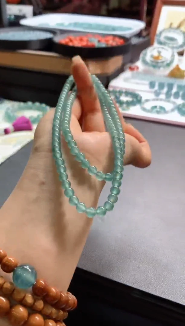 翡翠未镶嵌颈饰0029803808（卡6珠串）