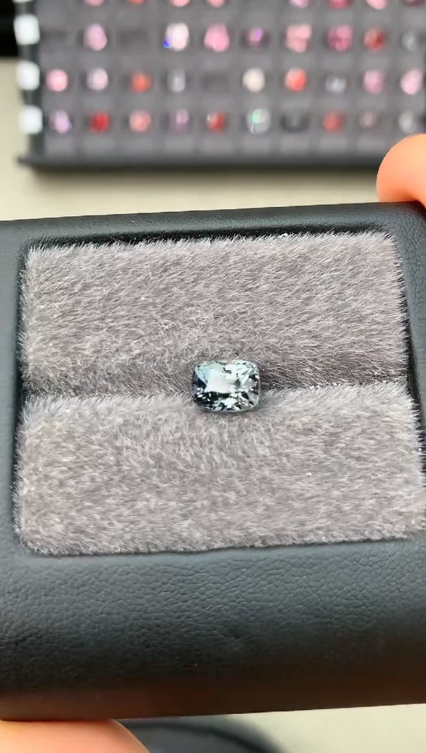 【闪购商品】定制尖晶石裸石未镶嵌2.30ct 枕型 金属绿色调