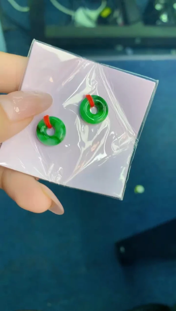 翡翠未镶嵌颈饰1