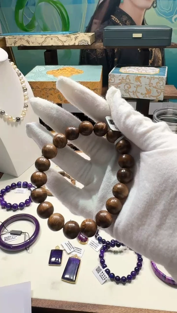 沉香手串YX4564 伊利安红土圆珠沉香手串 多样发其一