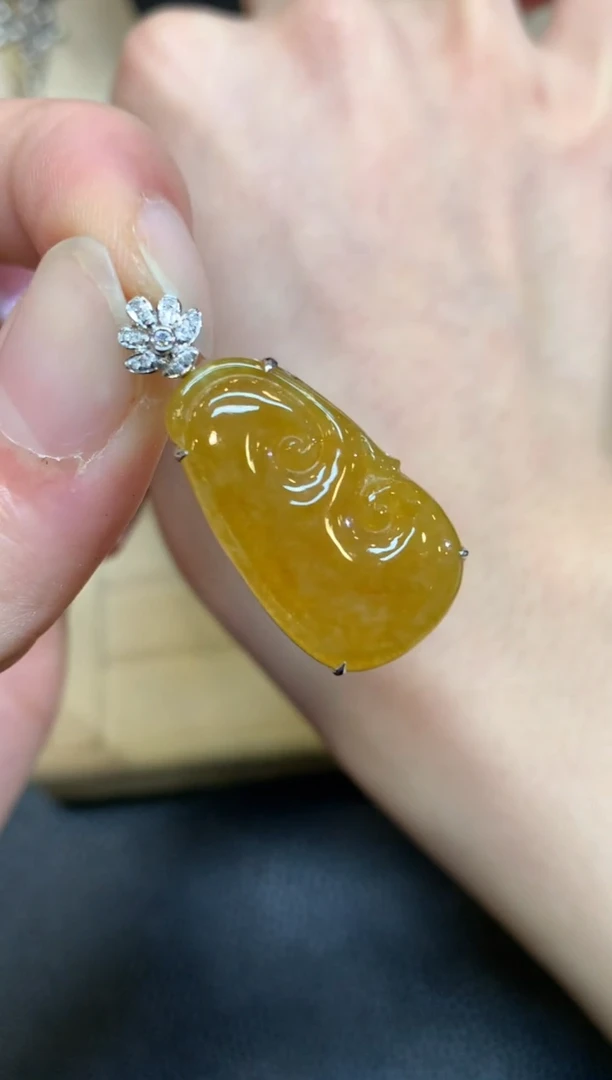 【闪购商品】翡翠颈饰18K金镶嵌如意【无服务费】