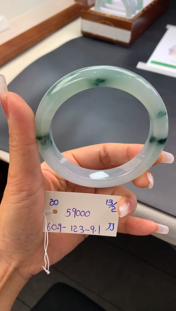 【闪购商品】翡翠手镯未镶嵌玉手镯