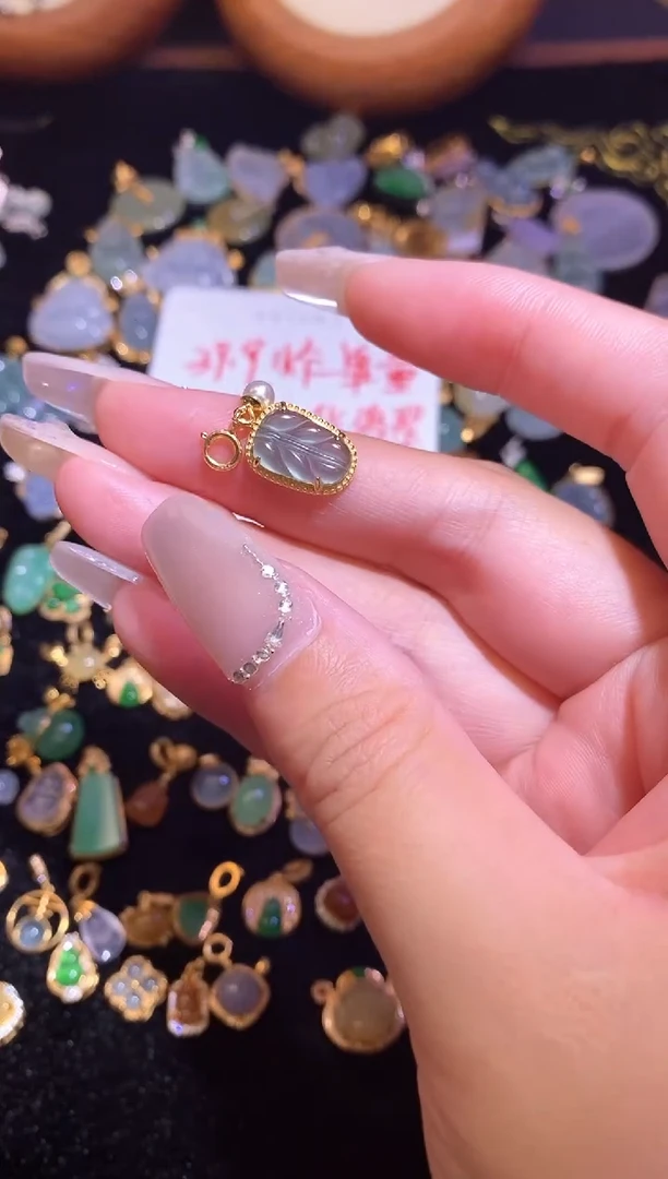 颈饰银S925镶嵌翡翠天然a货翡翠