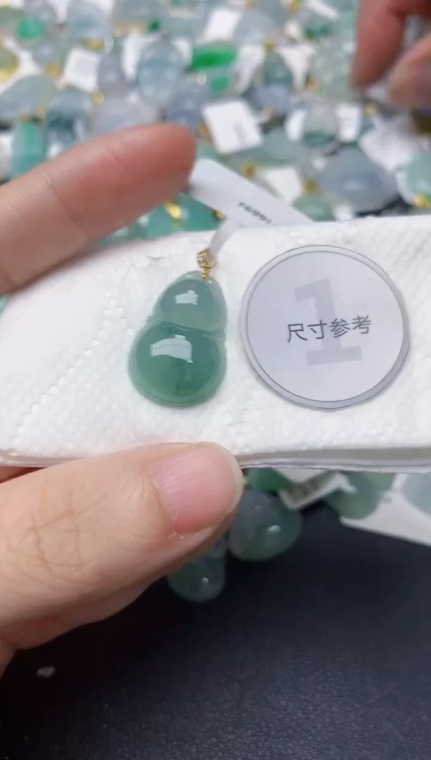 颈饰18K金镶嵌翡翠天然缅甸A货翡翠