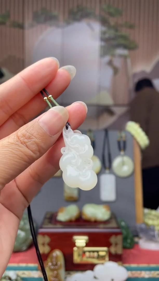 颈饰未镶嵌和田玉拍一发一