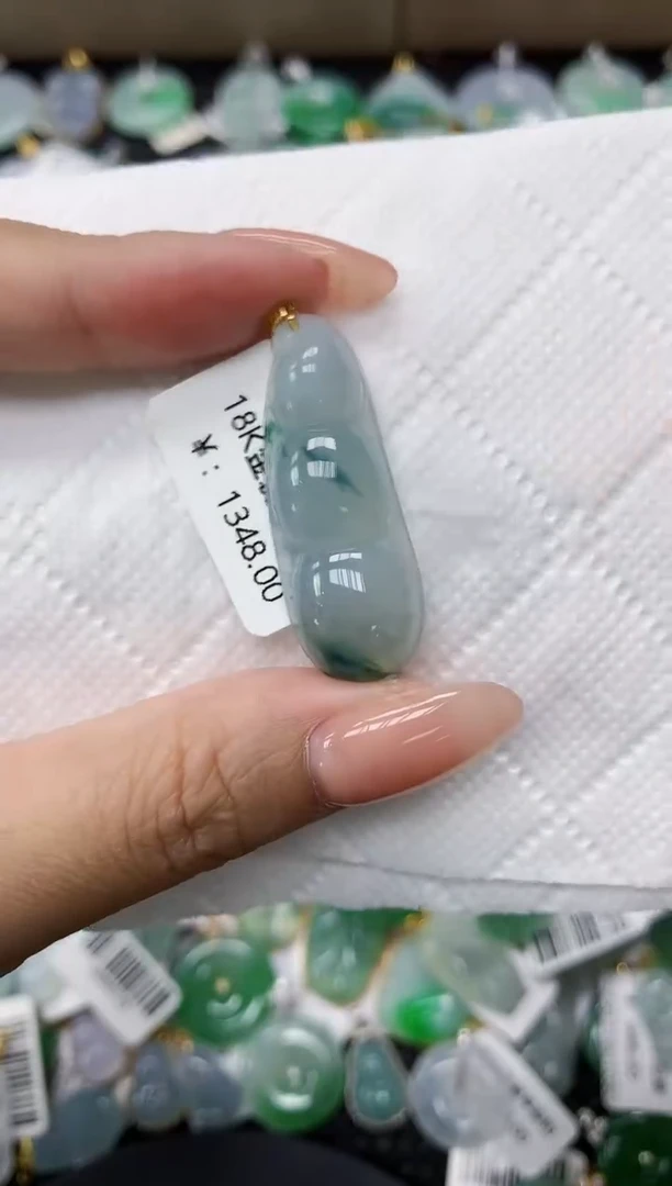 颈饰18K金镶嵌翡翠11111111111