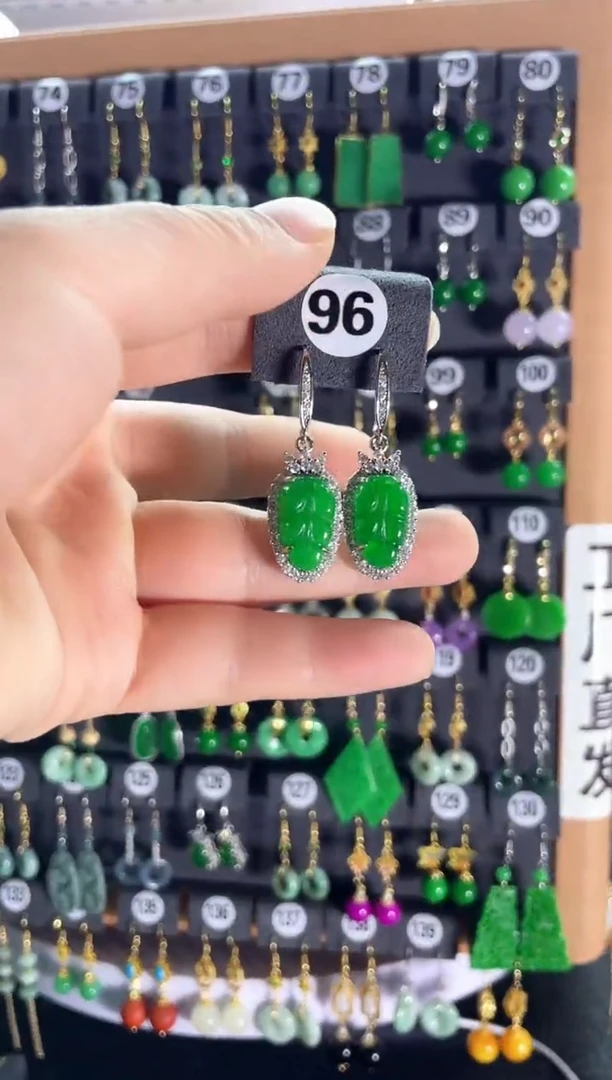 【闪购商品】翡翠耳饰银S925镶嵌96....