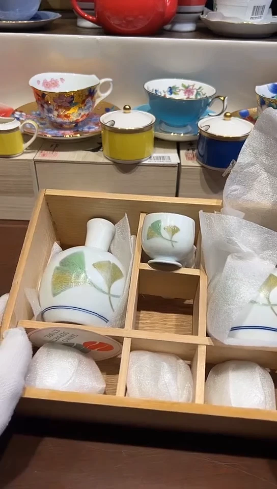 【闪购商品】2壶5杯中古回流瓷器好看，谨慎参拍