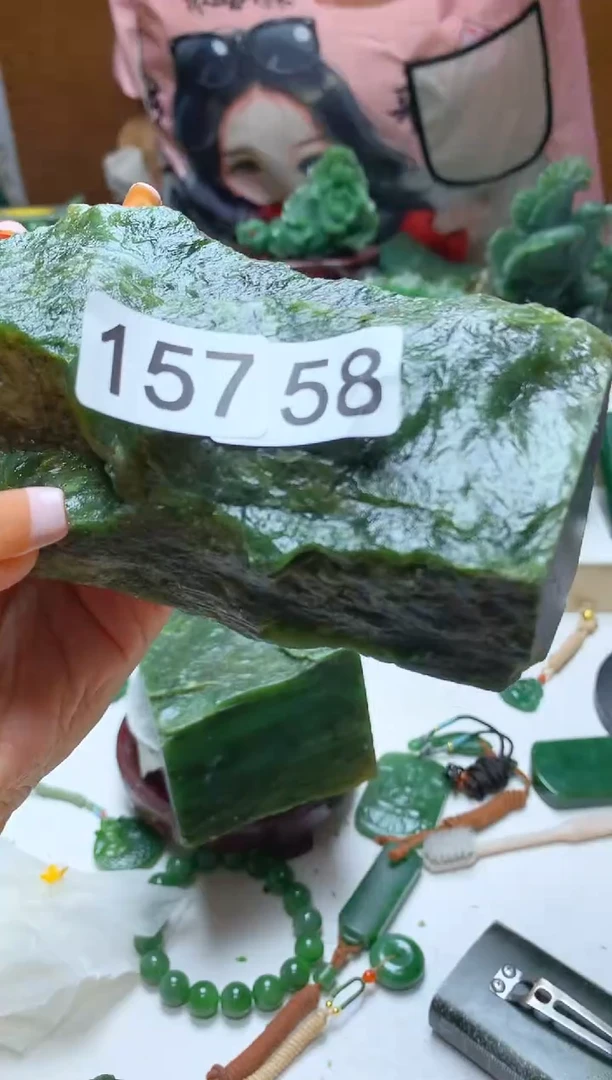 未镶嵌和田玉摆件1