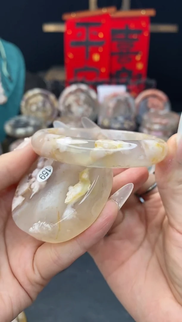 【闪购商品】石英质玉手镯（圆镯）未镶嵌58