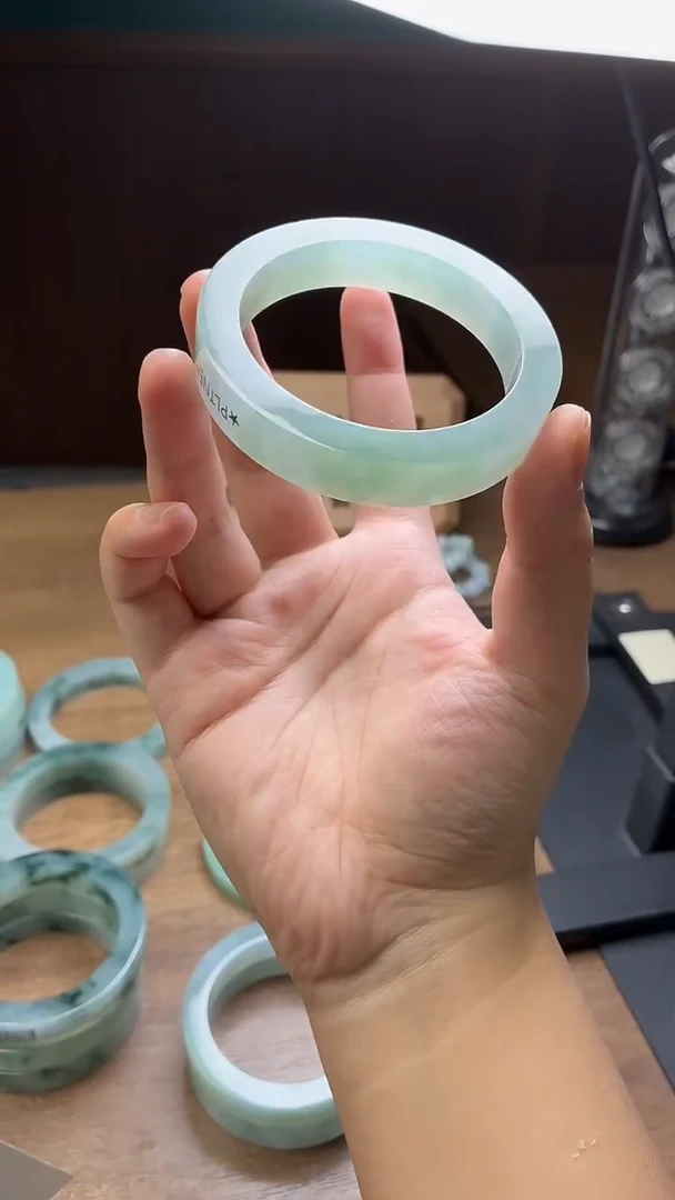 未镶嵌手镯定制翡翠虚*定制