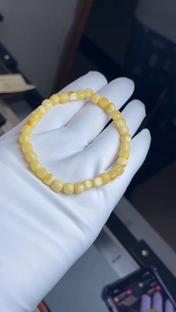 未镶嵌蜜蜡手串多***?，方糖蜜蜡单圈手串