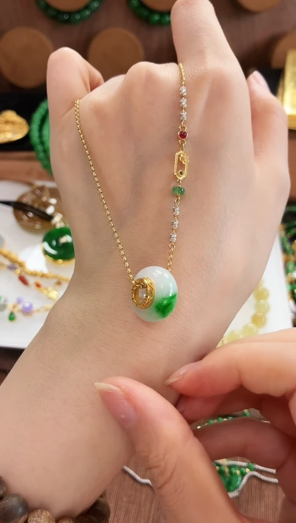 翡翠18K金镶嵌吊坠(不含链)吊坠