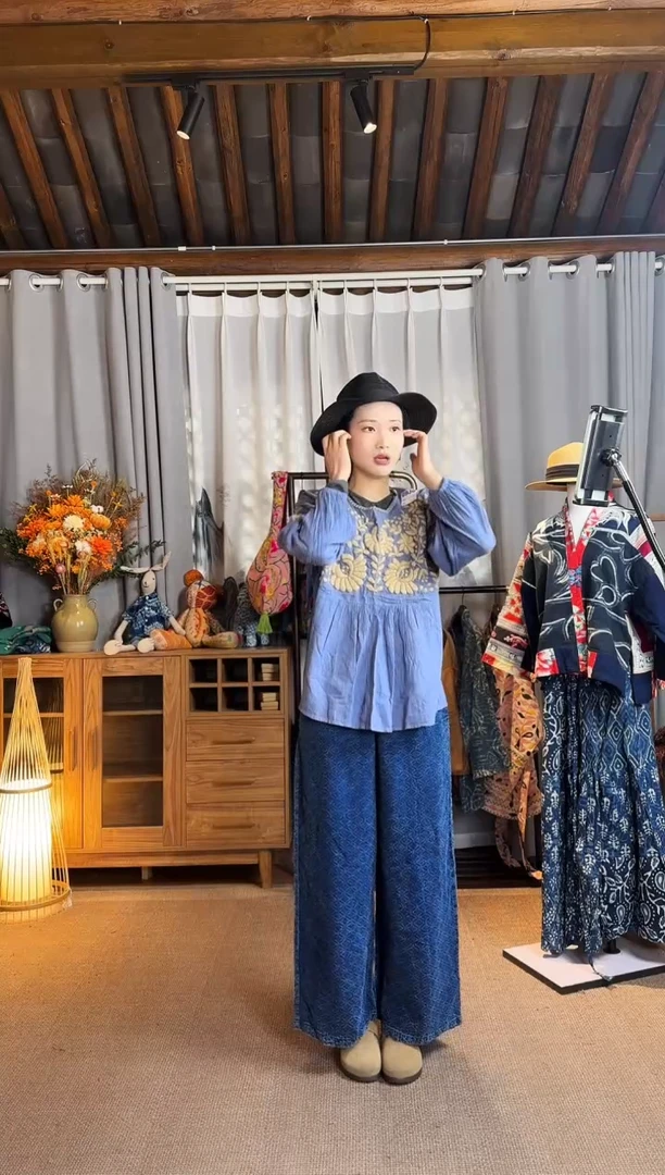 【闪购商品】设计师款蓝刺绣长袖930