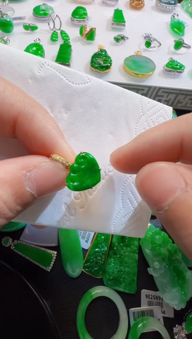 翡翠18K金镶嵌吊坠(不含链)1680