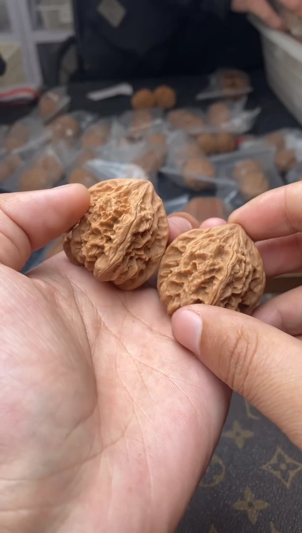 【闪购商品】文玩核桃把件A204号38尺野牛