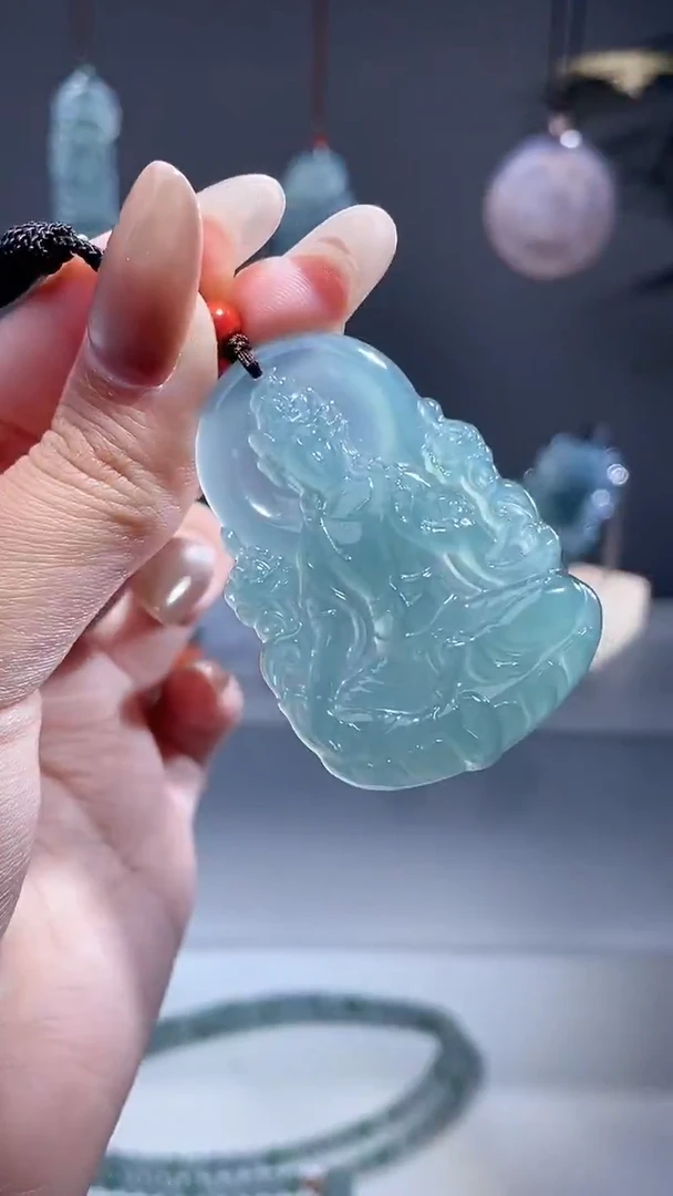 颈饰未镶嵌翡翠度母