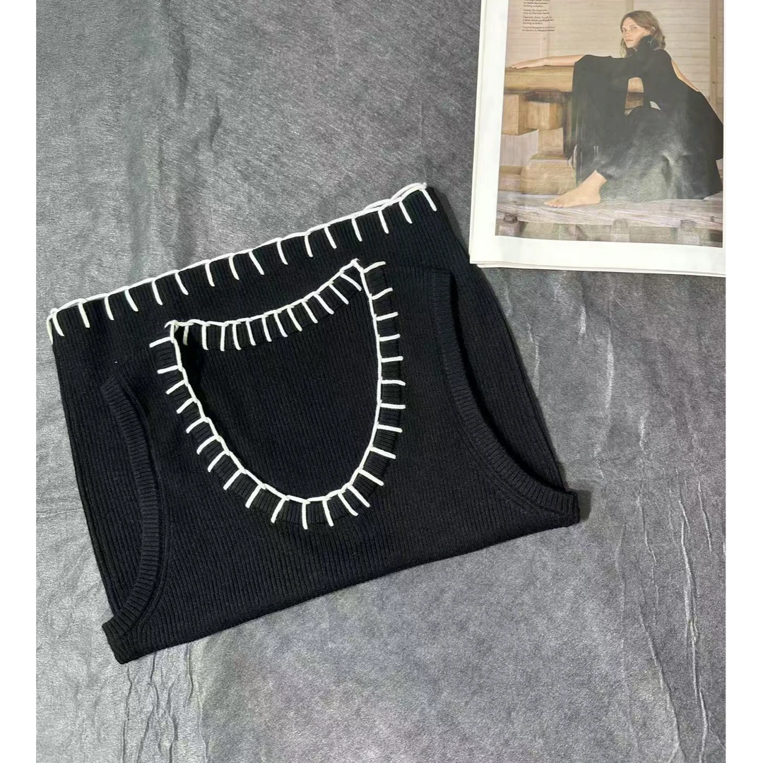 美丽家欧韩设计明线边U型领软糯背心