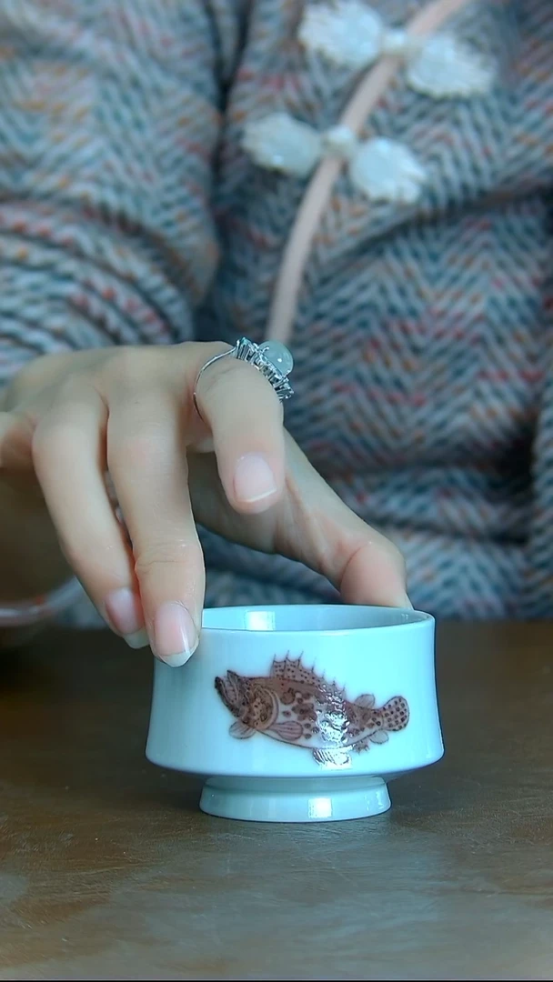 摆件陶开播鳜鱼釉里红单杯
