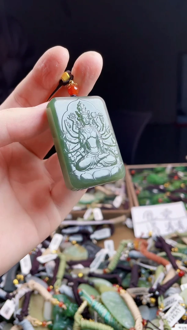 颈饰未镶嵌和田玉1