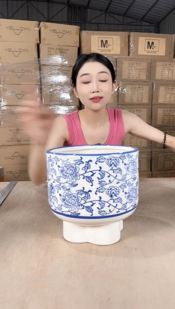 高脚白青花瓷20x19