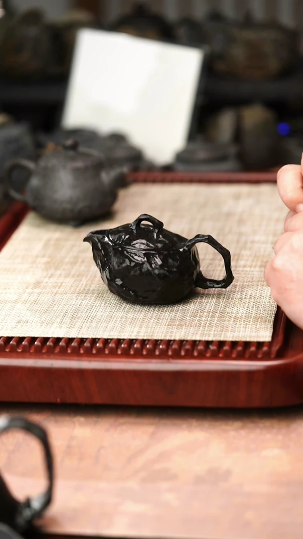 归玉堂冰碛岩重工雕刻磐云望月壶150cc