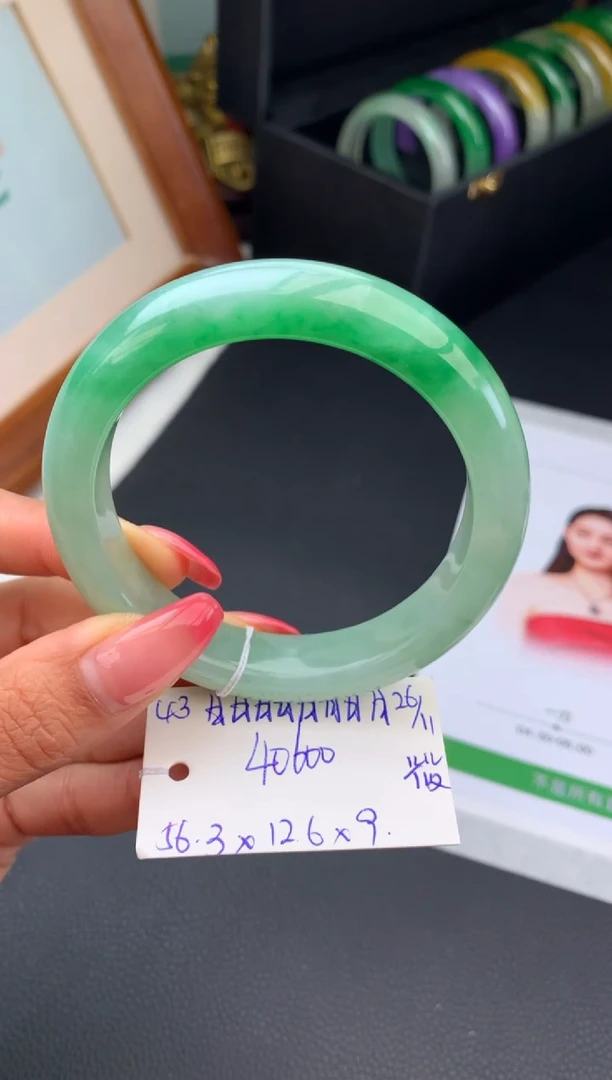 未镶嵌手镯翡翠大*睛假一赔三   手镯