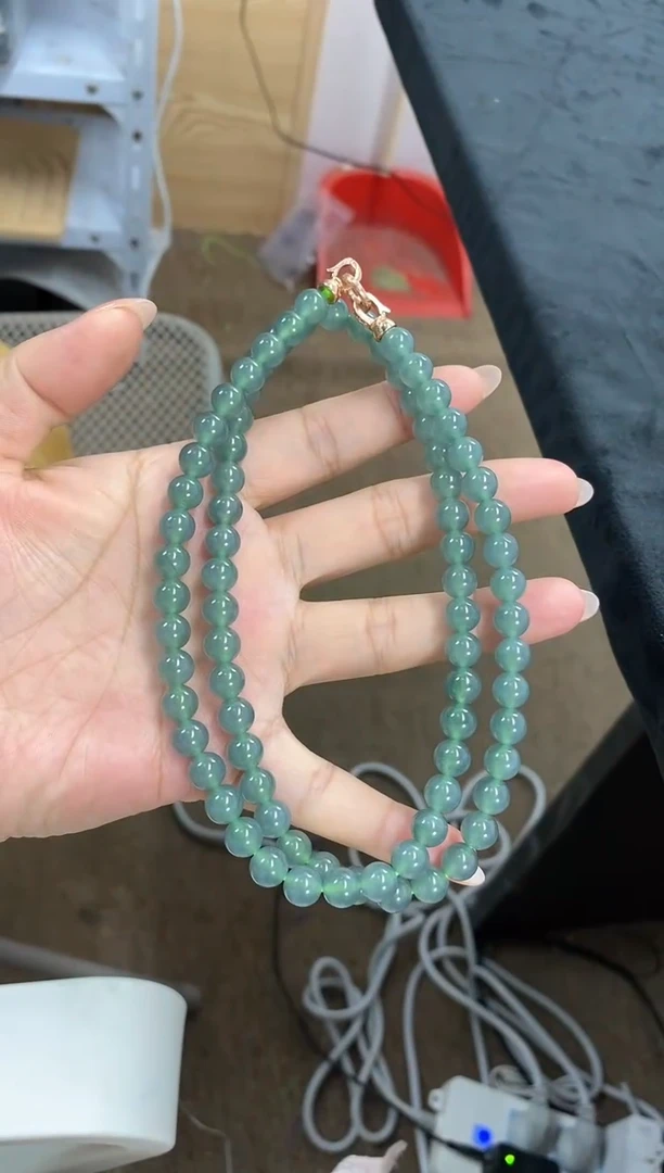 颈饰未镶嵌翡翠天然翡翠珠子（配盒子证书）