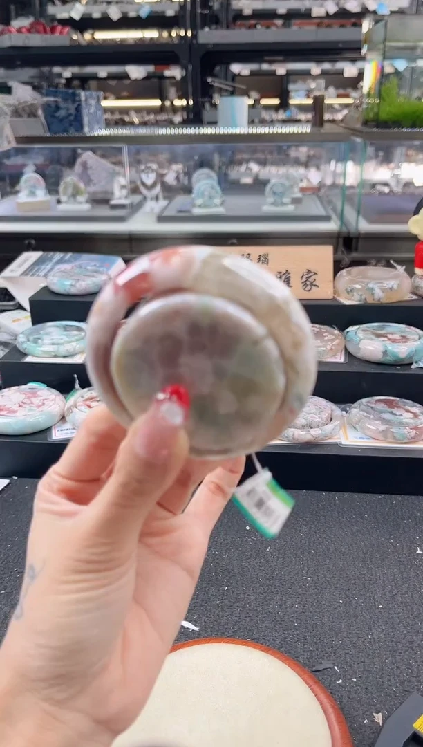 未镶嵌手镯石英质玉六*六圈口（赠品镯心）