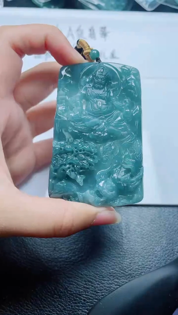 翡翠未镶嵌颈饰