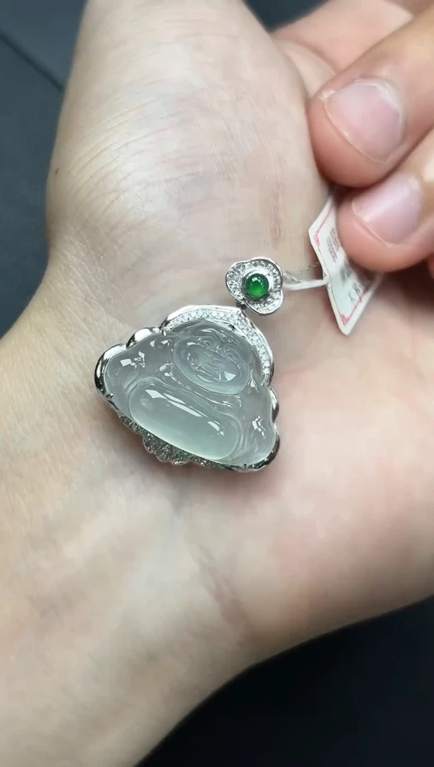 颈饰18K金镶嵌翡翠佛公