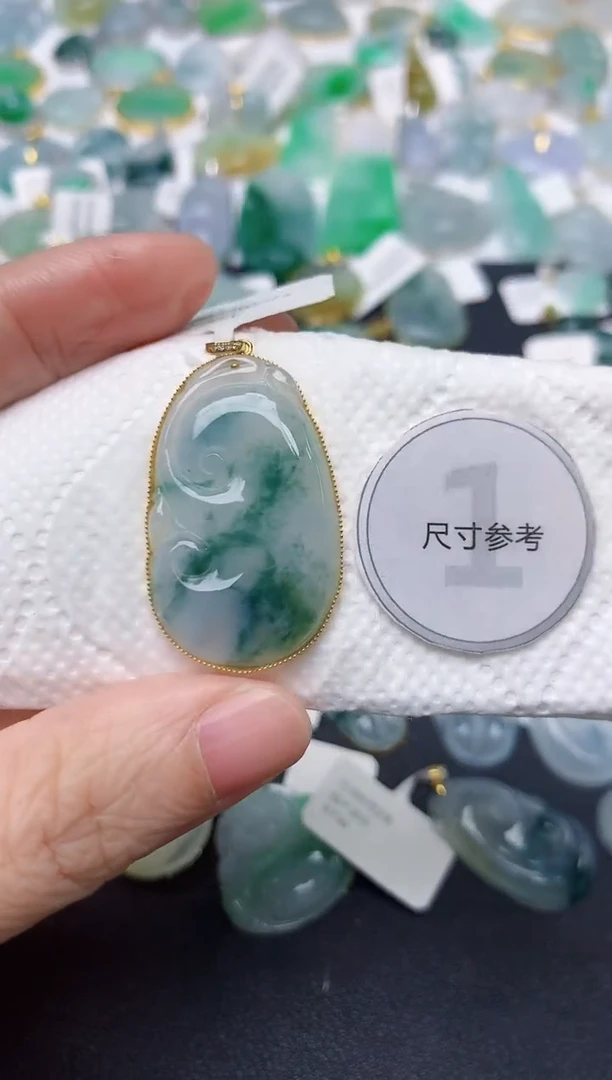 颈饰18K金镶嵌翡翠天然缅甸A货翡翠
