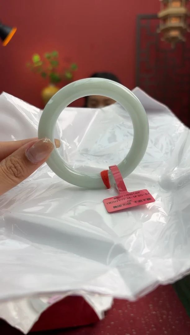 未镶嵌手镯（圆镯）翡翠翡翠手镯19