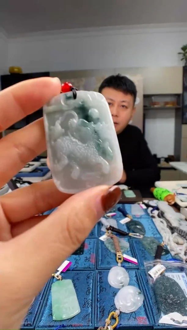 颈饰未镶嵌翡翠多样性发其一