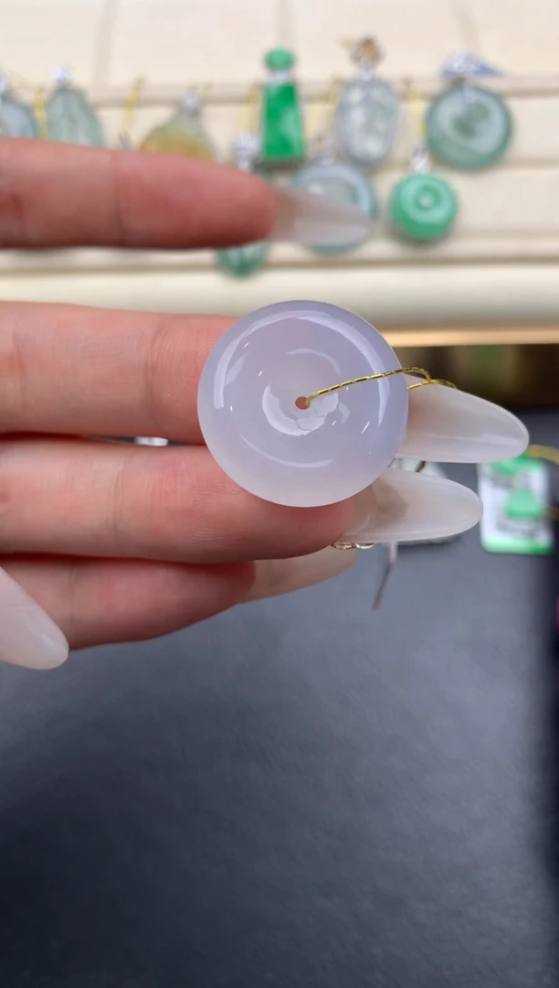 翡翠未镶嵌颈饰F305