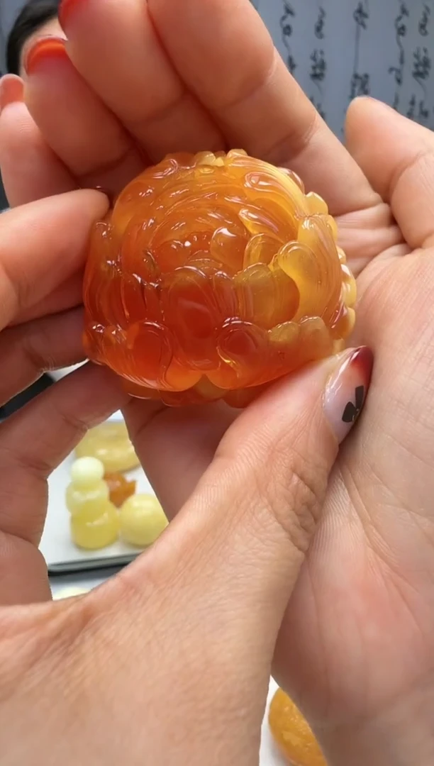 裸石琥珀未镶嵌如图微瑕